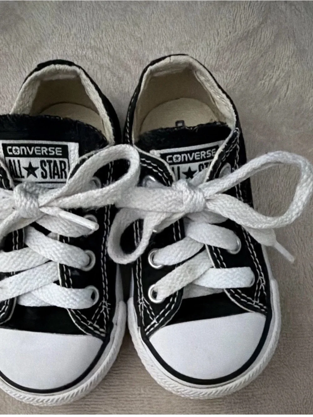 Converse Little Kids Black and White Low Top Sneakers, Size 5